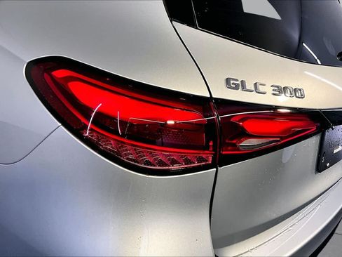 Used 2026 Mercedes-Benz GLC 300 4MATIC image 5