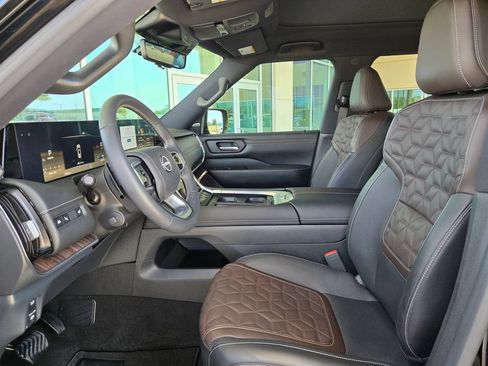 Used 2025 Nissan Armada Platinum Reserve AWD/4WD image 9