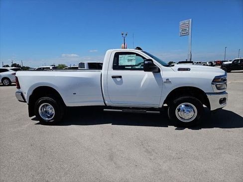 New 2026 RAM 3500 Tradesman AWD/4WD image 39
