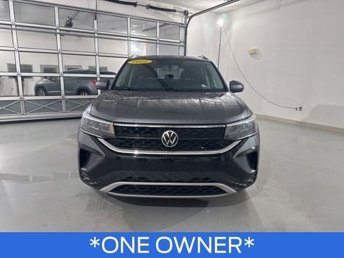 Used 2022 Volkswagen Taos SE image 3
