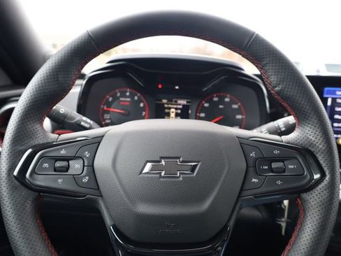 Used 2025 Chevrolet Trax RS w/ Sunroof Package image 14