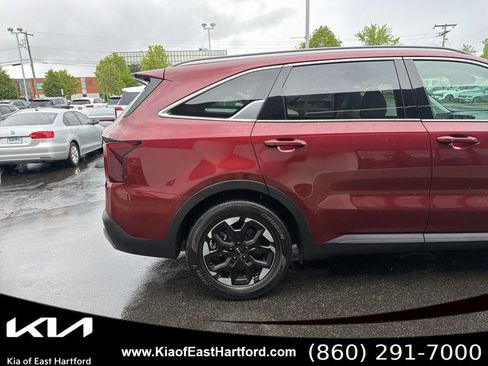 Certified 2024 Kia Sorento S w/ Panoramic Sunroof Package FWD image 7