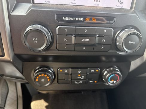 Used 2019 Ford F150 XLT image 28