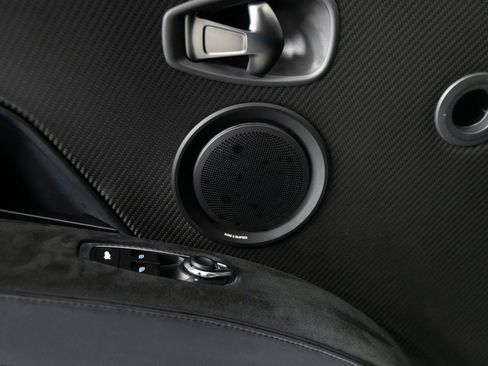 Used 2022 Aston Martin DBS Superleggera image 12