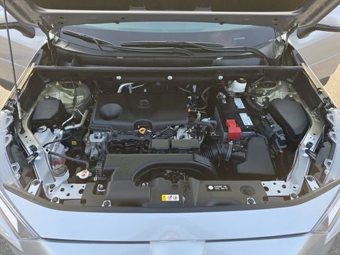 Used 2021 Toyota RAV4 XLE image 32