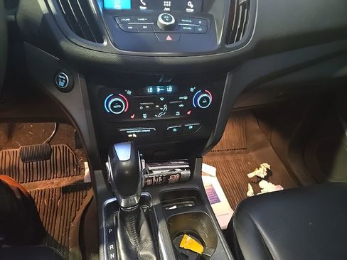 Used 2019 Ford Escape SEL image 12