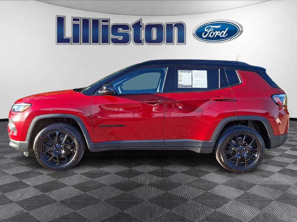 Used 2023 Jeep Compass Latitude w/ Sun and Sound Group AWD/4WD image 8