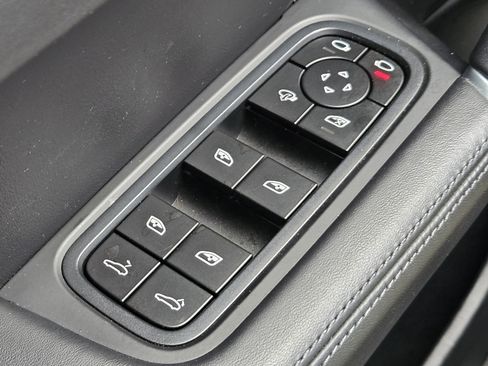 Used 2023 Porsche Cayenne GTS image 22