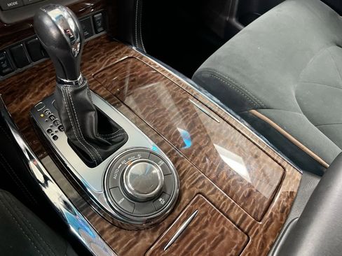 Used 2017 Nissan Armada SV AWD/4WD image 17