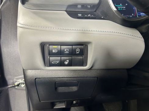 Used 2024 Toyota Highlander Limited image 20