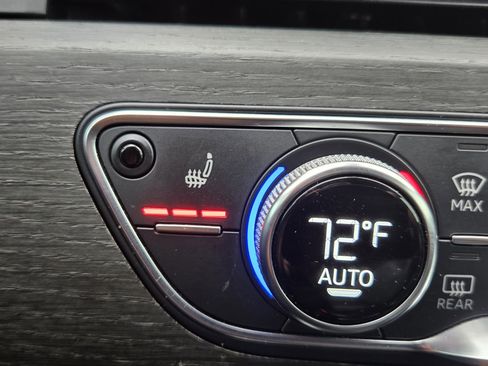 Used 2020 Audi A4 2.0T Premium w/ Convenience Package image 15