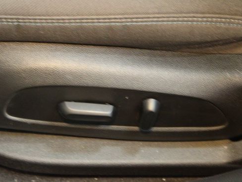 Used 2018 Chevrolet Cruze LT image 18