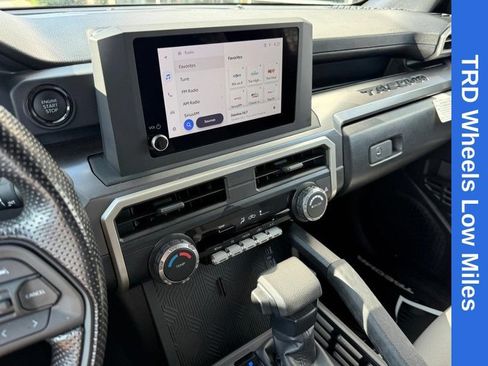 Used 2024 Toyota Tacoma SR5 AWD/4WD image 25