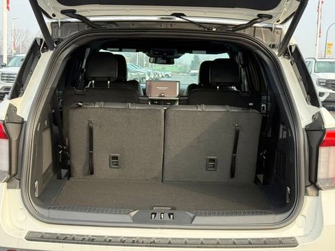 New 2026 Ford Explorer ST-Line w/ ST-Line Street Pack image 4