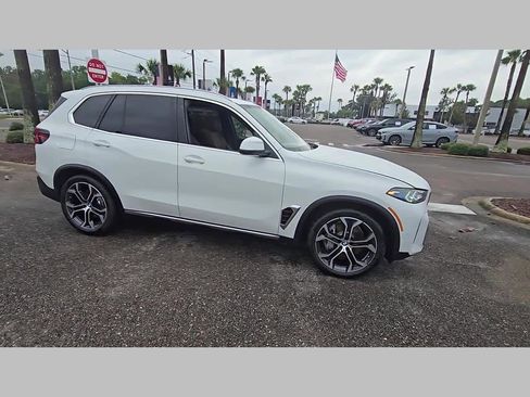 New 2026 BMW X5 xDrive50e w/ Premium Package image 38