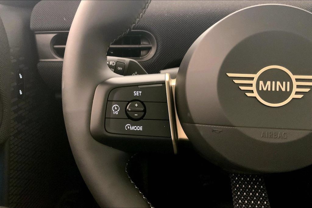 Used 2025 MINI Cooper S FWD image 18