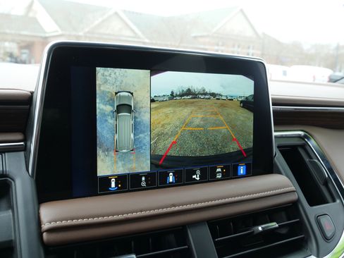 Used 2024 Chevrolet Suburban High Country image 30