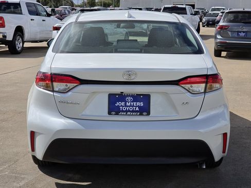 Used 2026 Toyota Corolla LE FWD image 8