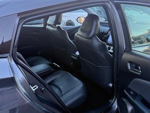 Used 2017 Toyota Prius Prime Premium image 10