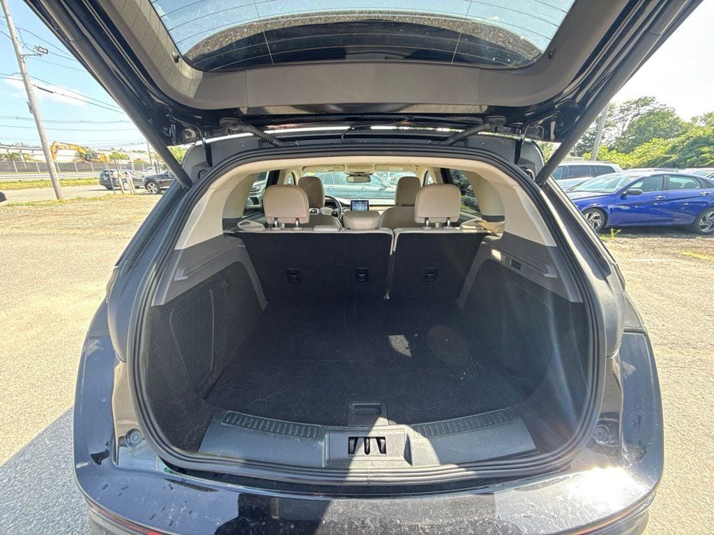 Used 2021 Lincoln Corsair AWD w/ Premium Package image 18
