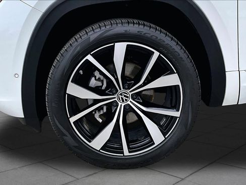 Used 2024 Volkswagen Atlas SEL Premium R-Line AWD/4WD image 19
