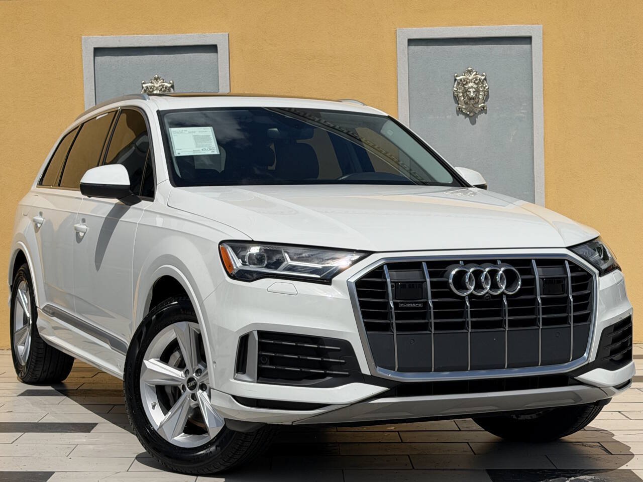 Used 2023 Audi Q7 2.0T Premium w/ Convenience Package AWD/4WD image 1