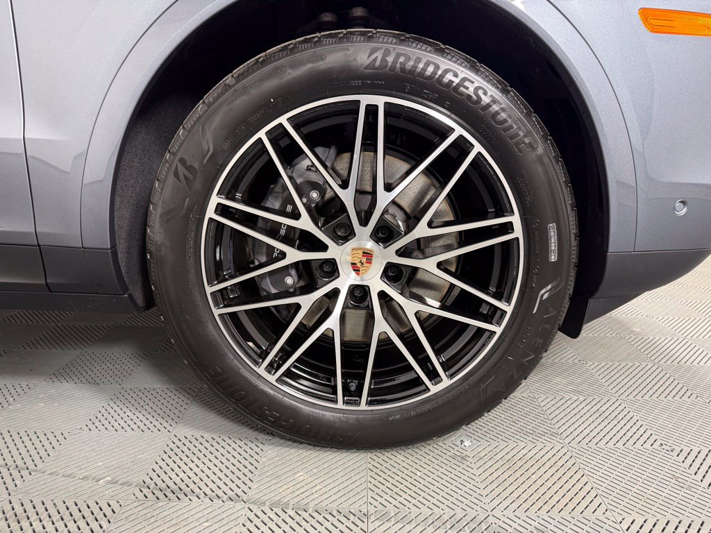 Certified 2026 Porsche Cayenne AWD/4WD image 14
