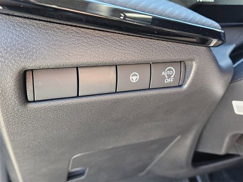 New 2026 Nissan Kicks SR image 27