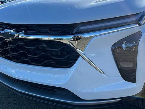 New 2026 Chevrolet Trax LT w/ LT Convenience Package image 9