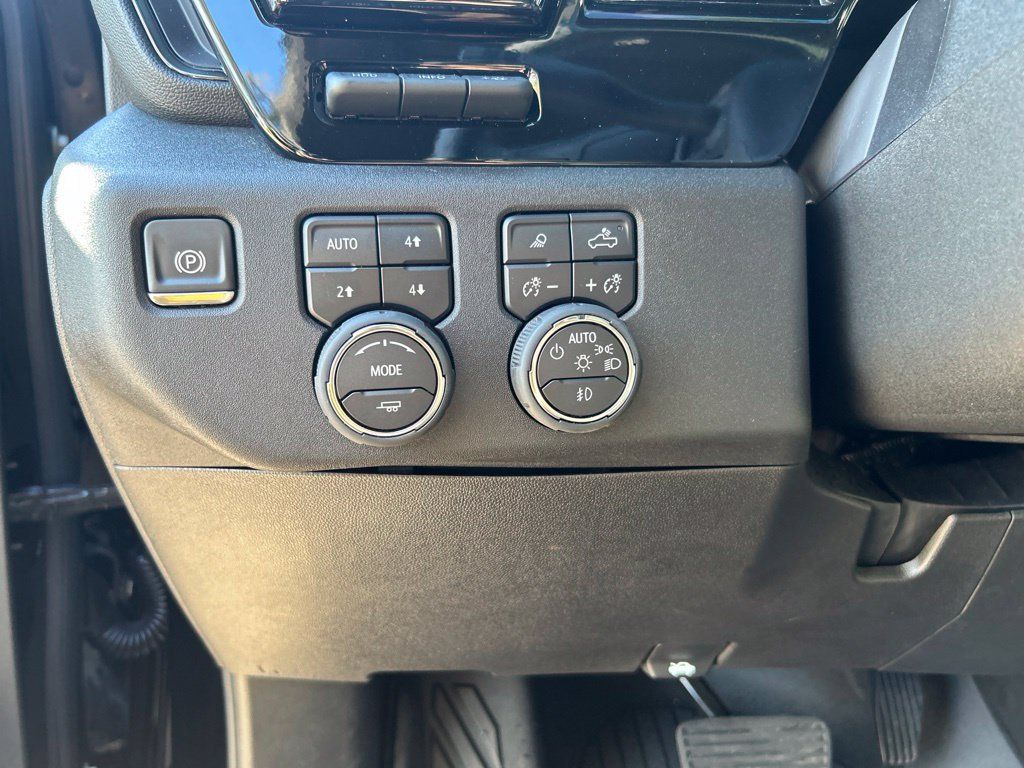 Used 2025 Chevrolet Silverado 2500 ZR2 w/ ZR2 Bison Edition AWD/4WD image 10