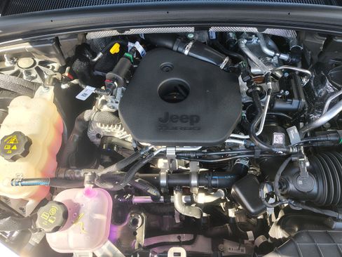 New 2026 Jeep Grand Cherokee Altitude AWD/4WD image 16