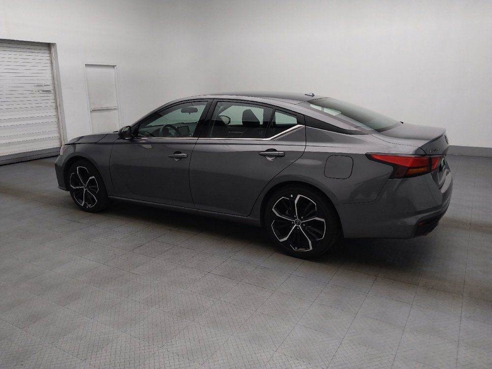 Used 2025 Nissan Altima 2.5 SR FWD image 3