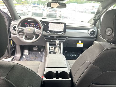 New 2025 Chevrolet Colorado LT image 29