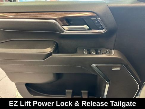 Used 2024 Chevrolet Silverado 1500 LT Trail Boss w/ Convenience Package II AWD/4WD image 24