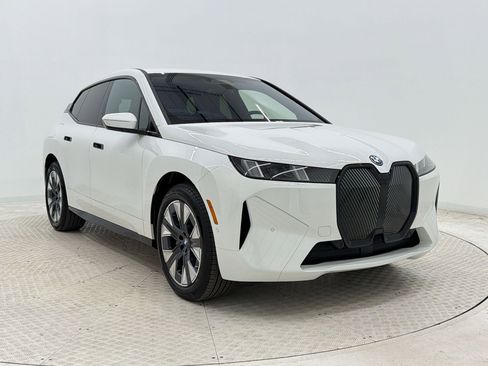 New 2026 BMW iX xDrive45 AWD/4WD image 7