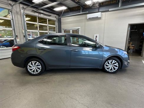 Used 2019 Toyota Corolla LE FWD image 6