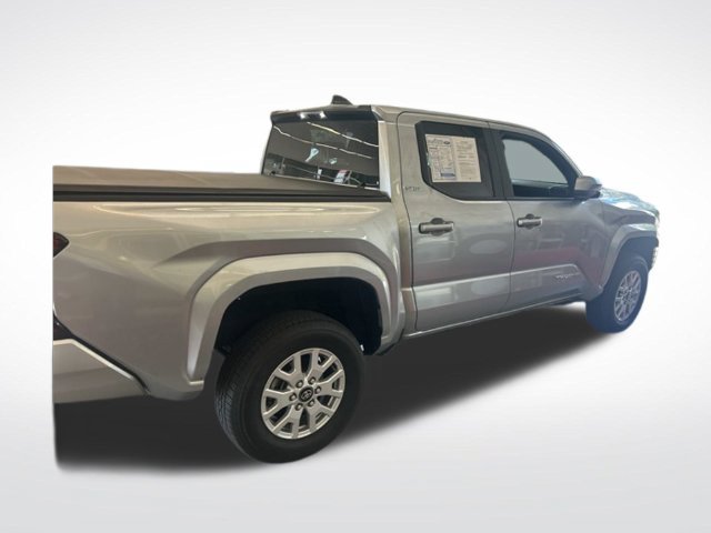 Used 2024 Toyota Tacoma SR5 AWD/4WD image 16
