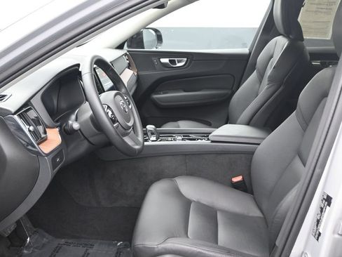 Used 2024 Volvo XC60 B5 Plus w/ Climate Package AWD/4WD image 17