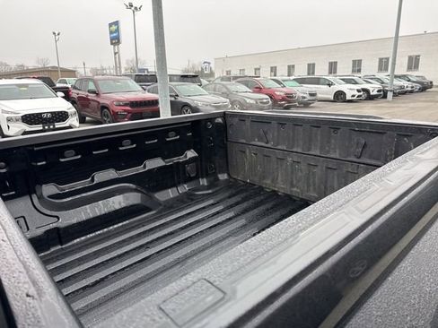 Used 2024 Chevrolet Colorado Z71 w/ Z71 Convenience Package 2 image 18