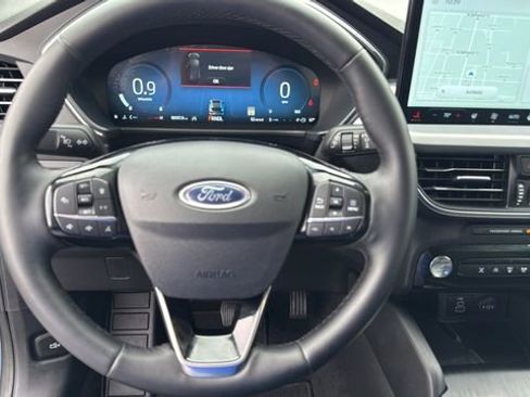 Used 2025 Ford Escape Platinum AWD/4WD image 16