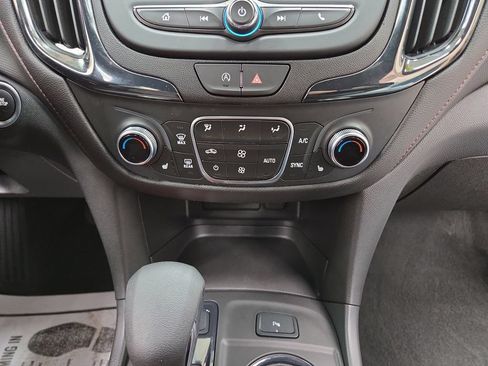 Used 2024 Chevrolet Equinox RS AWD/4WD image 16