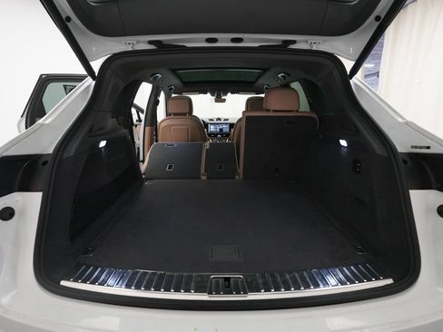 Certified 2021 Porsche Cayenne E-Hybrid AWD/4WD image 10