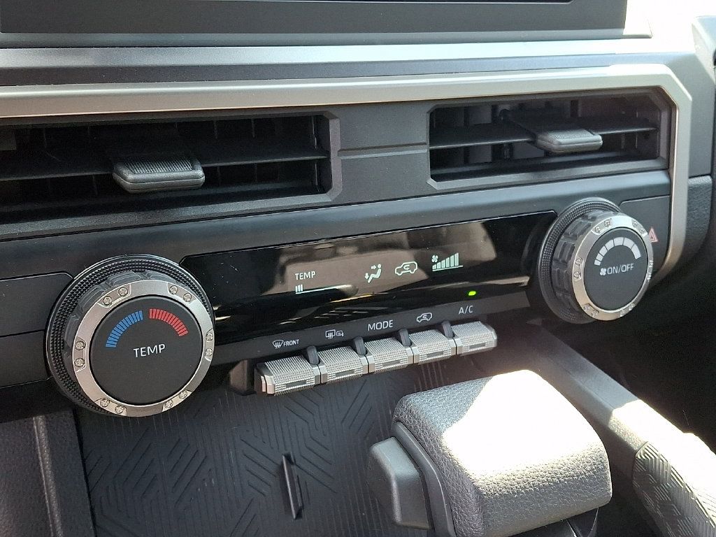 Certified 2025 Toyota 4Runner SR5 AWD/4WD image 18