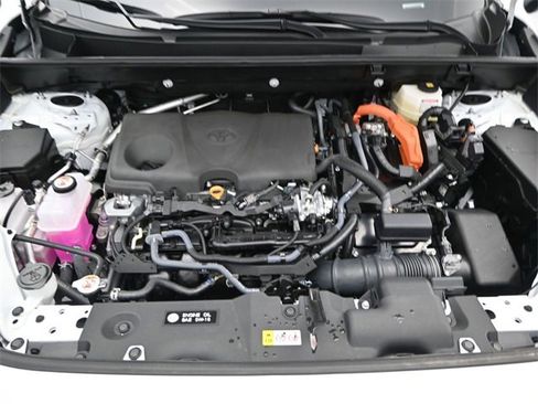 Used 2025 Toyota RAV4 LE image 17