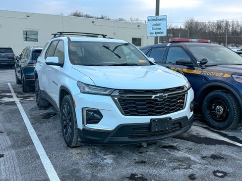 Used 2022 Chevrolet Traverse RS w/ LPO, Floor Liner Package image 7