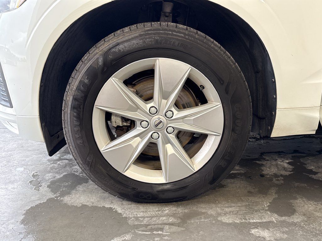 Used 2024 Volvo XC60 T8 Core AWD/4WD image 32