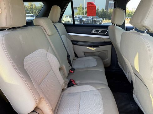 Used 2016 Ford Explorer XLT w/ Equipment Group 201A image 23