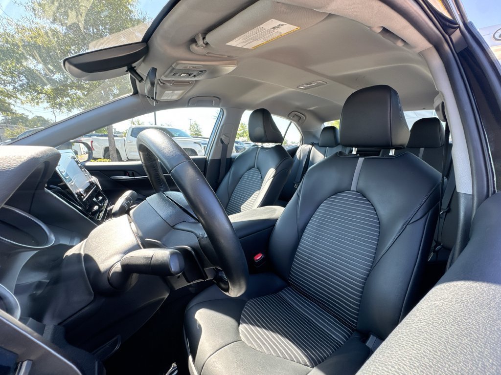 Used 2024 Toyota Camry SE w/ Cold Weather Package FWD image 10