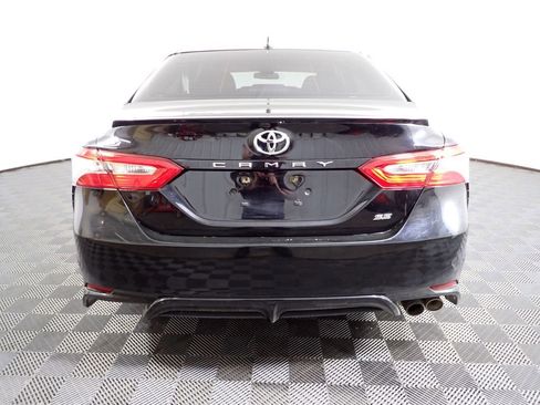 Used 2019 Toyota Camry SE FWD image 13