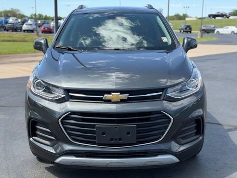 Used 2018 Chevrolet Trax LT w/ LT Convenience Package FWD image 2